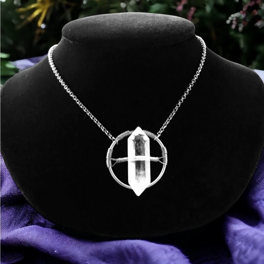 Crystal quartz necklace . Genuine Double point crystal quartz boho gem necklace - Picture 5 of 9
